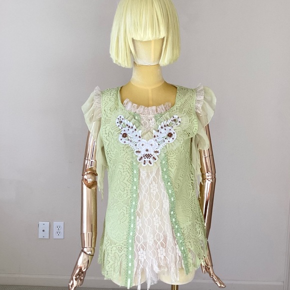 Pretty Angel Green Beads Lace Top SZ M - Picture 1 of 5